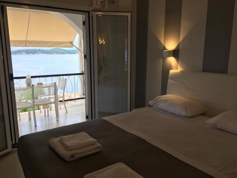 Summer Senses In Apartment Kassiopi